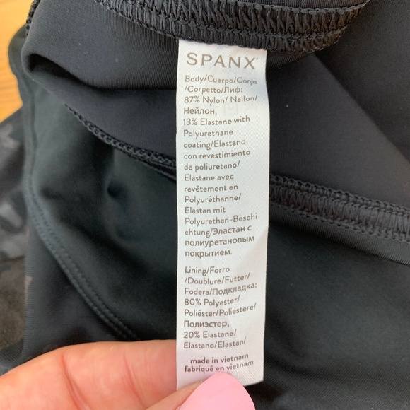 Spanx Faux Leather Camo Leggings Sz L - Picture 9 of 13
